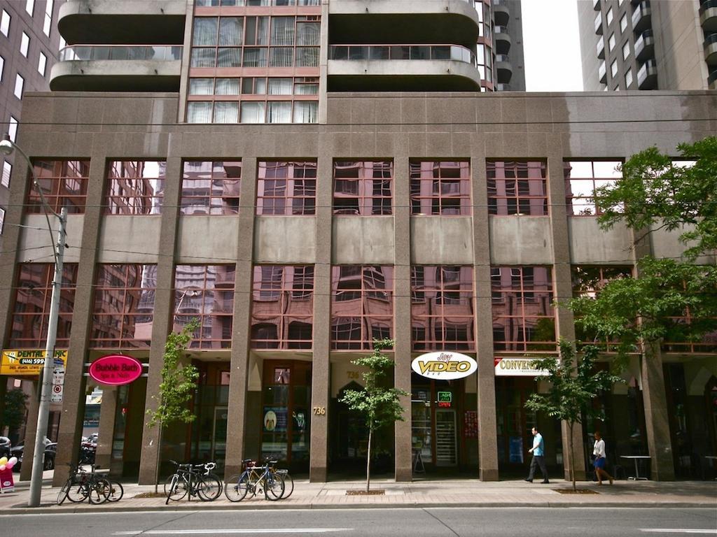 Canada Suites On Bay, Established 1998 Торонто Экстерьер фото